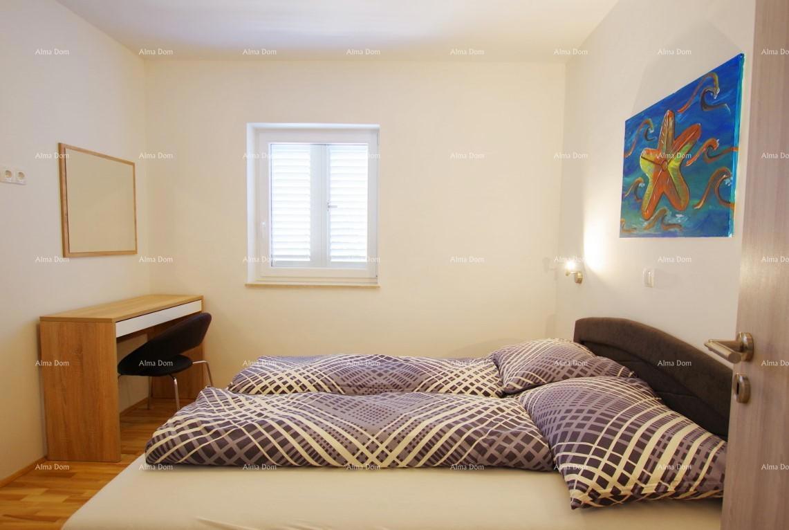 Raša, Šarmantna apartmajska hiša s bazenom in panoramskim pogledom na morje