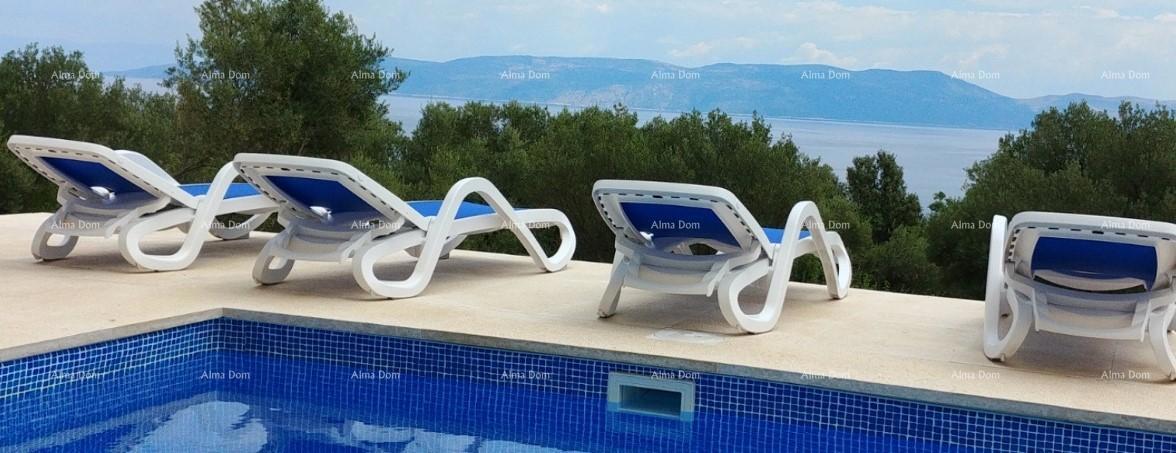 Raša, Šarmantna apartmajska hiša s bazenom in panoramskim pogledom na morje