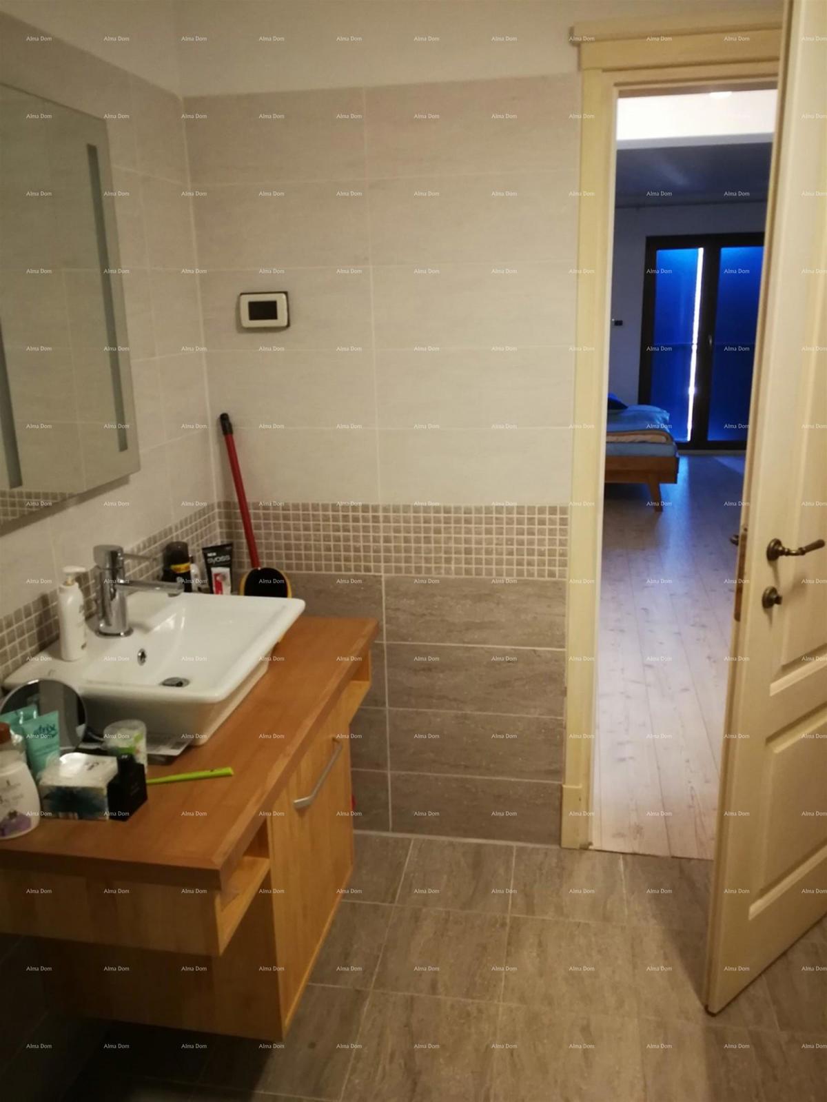 Labin, Kamena hiša s bazenom in veliko parcelo