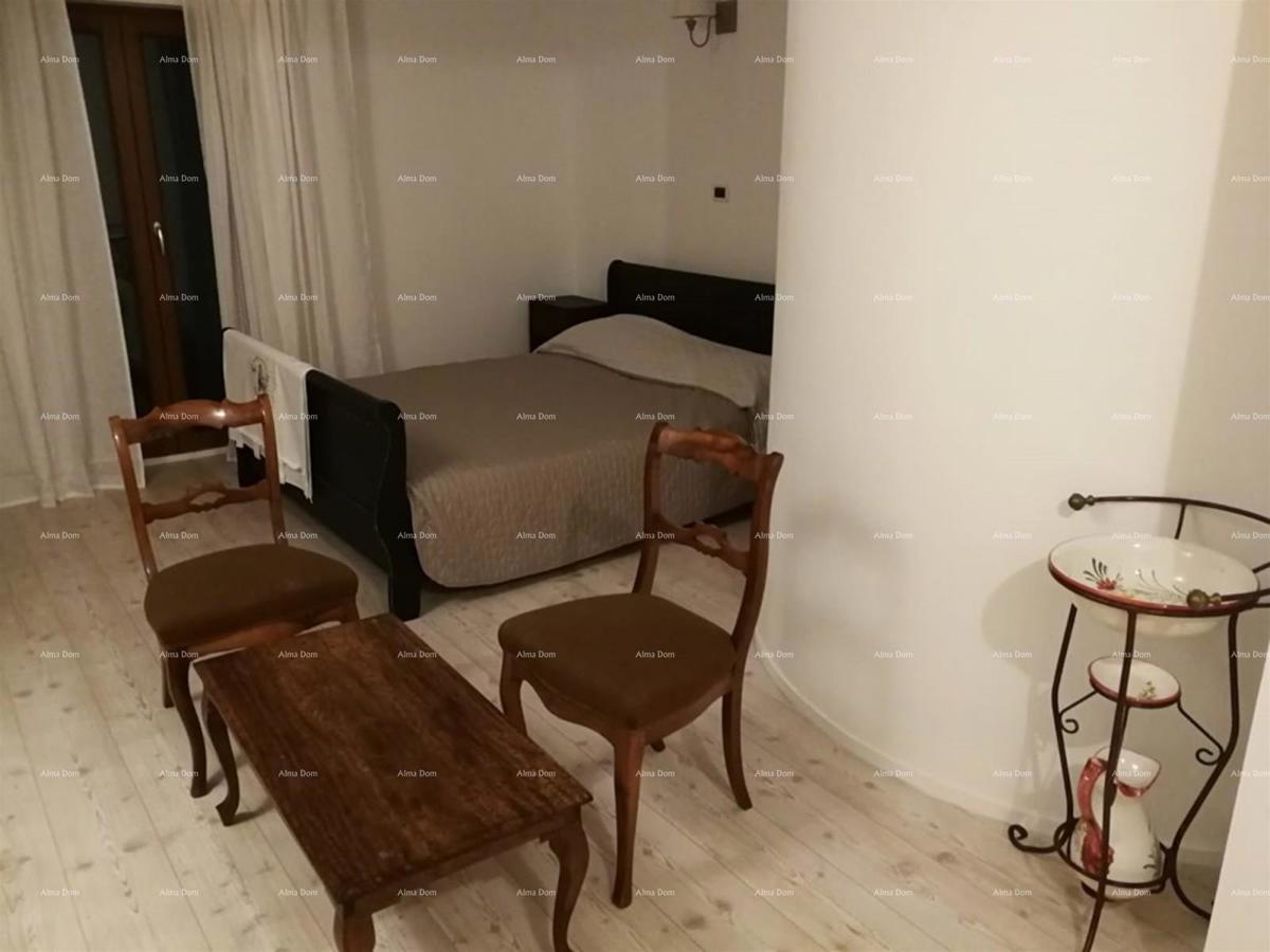 Labin, Kamena hiša s bazenom in veliko parcelo