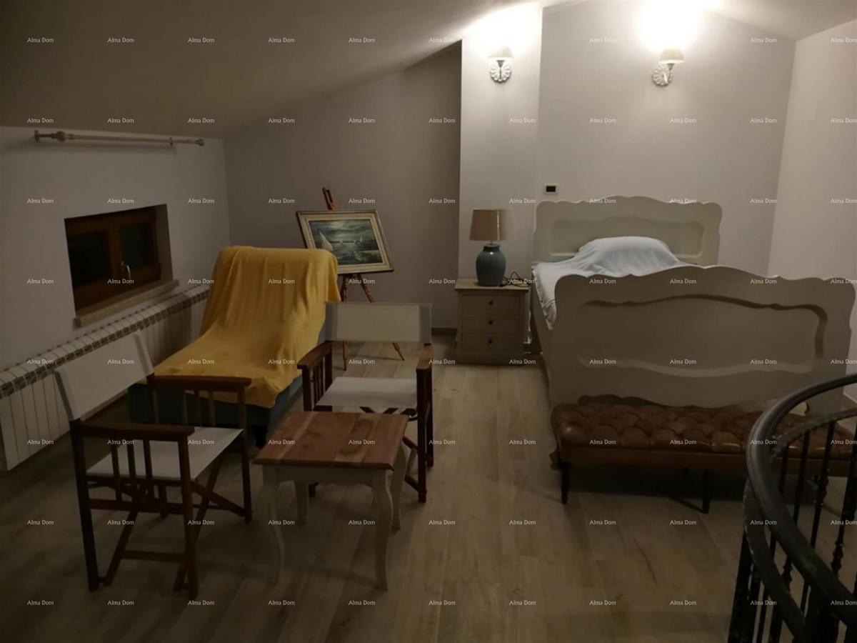 Labin, Kamena hiša s bazenom in veliko parcelo