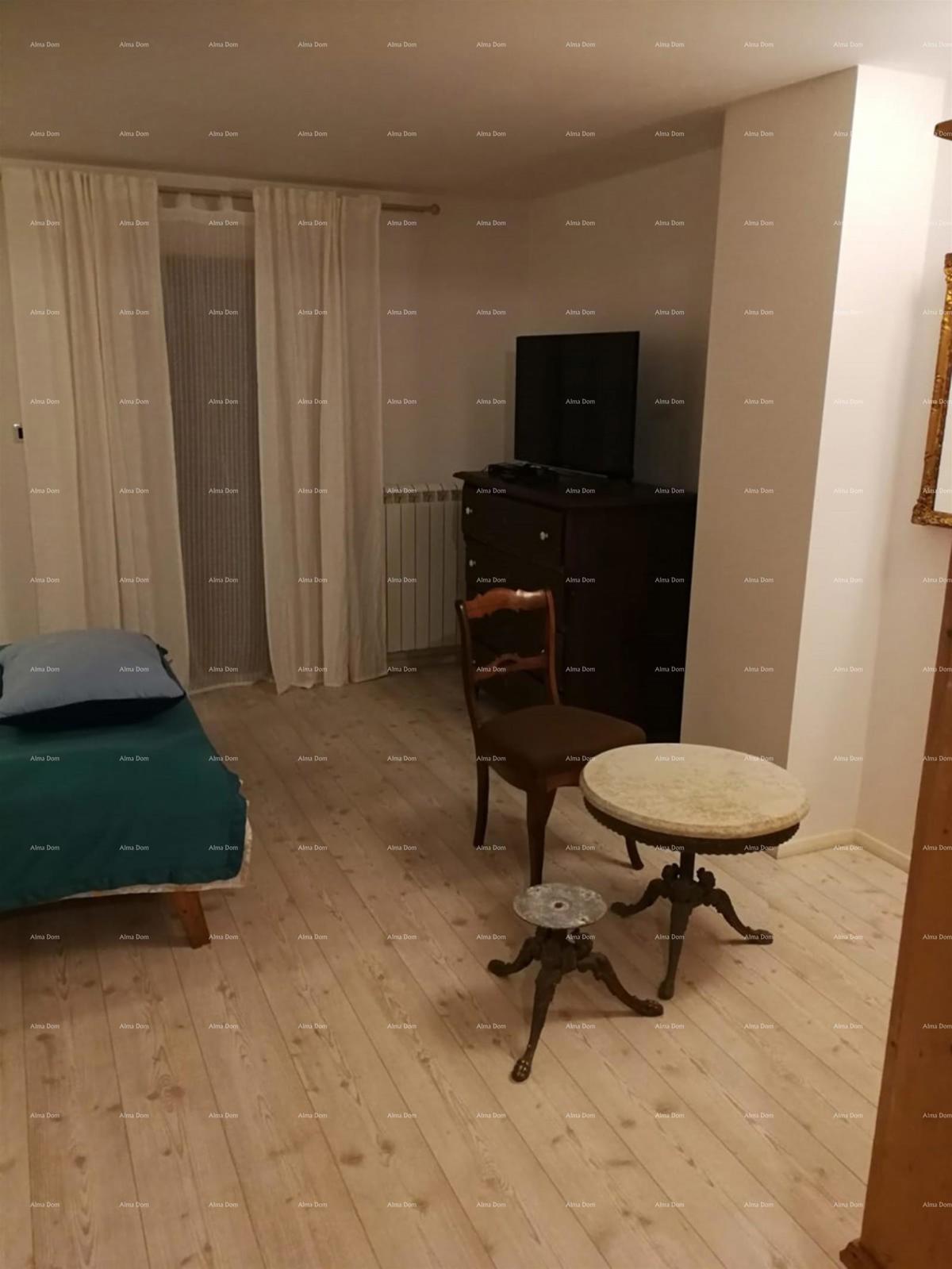 Labin, Kamena hiša s bazenom in veliko parcelo