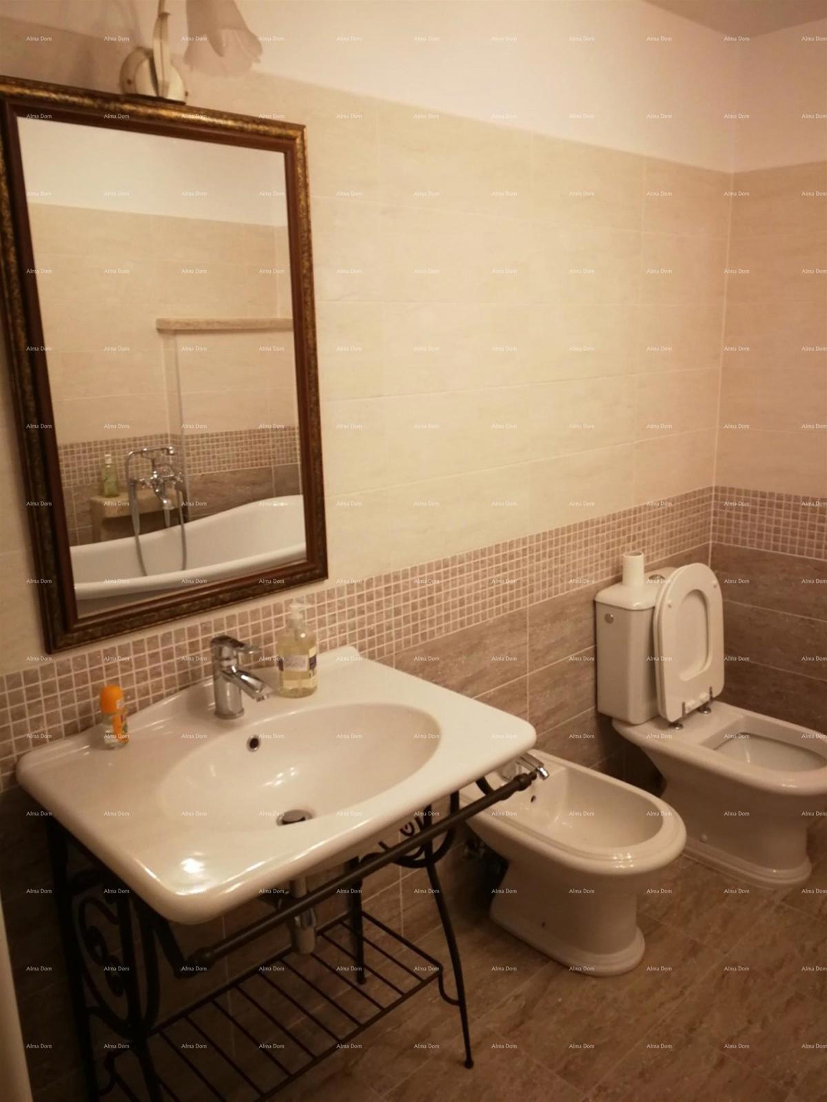 Labin, Kamena hiša s bazenom in veliko parcelo