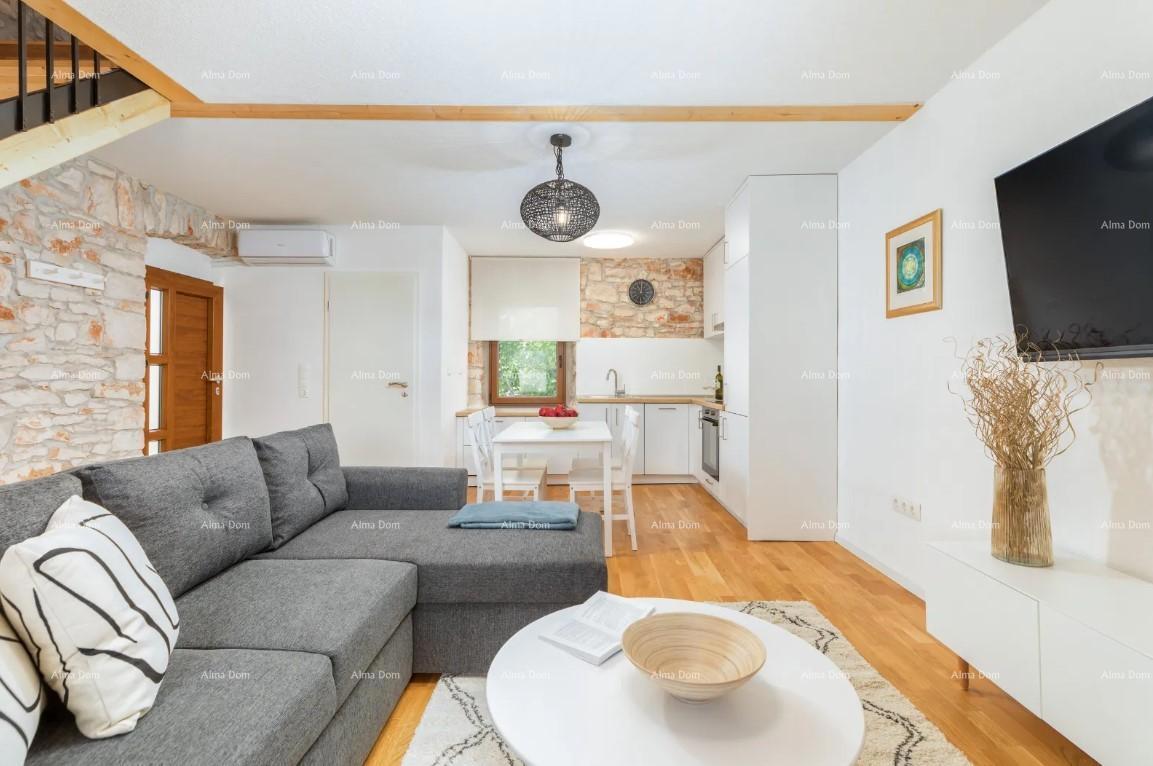 Na prodaj je kamena kuća s tremi ločenimi stanovi - blizu Ližnjana!