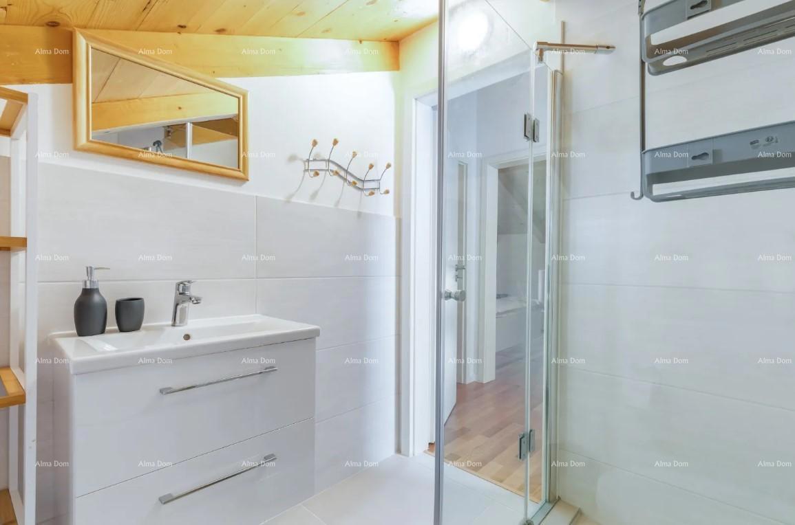 Na prodaj je kamena kuća s tremi ločenimi stanovi - blizu Ližnjana!