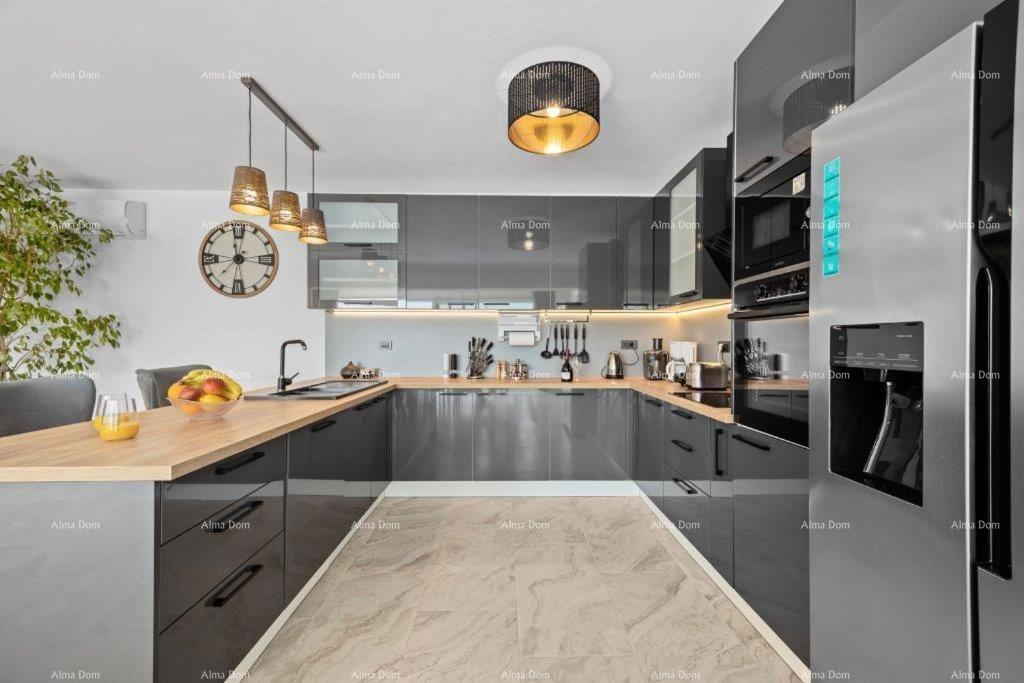 Luksuzna vila s bazenom na prodajo – Istra, okolica Barbana