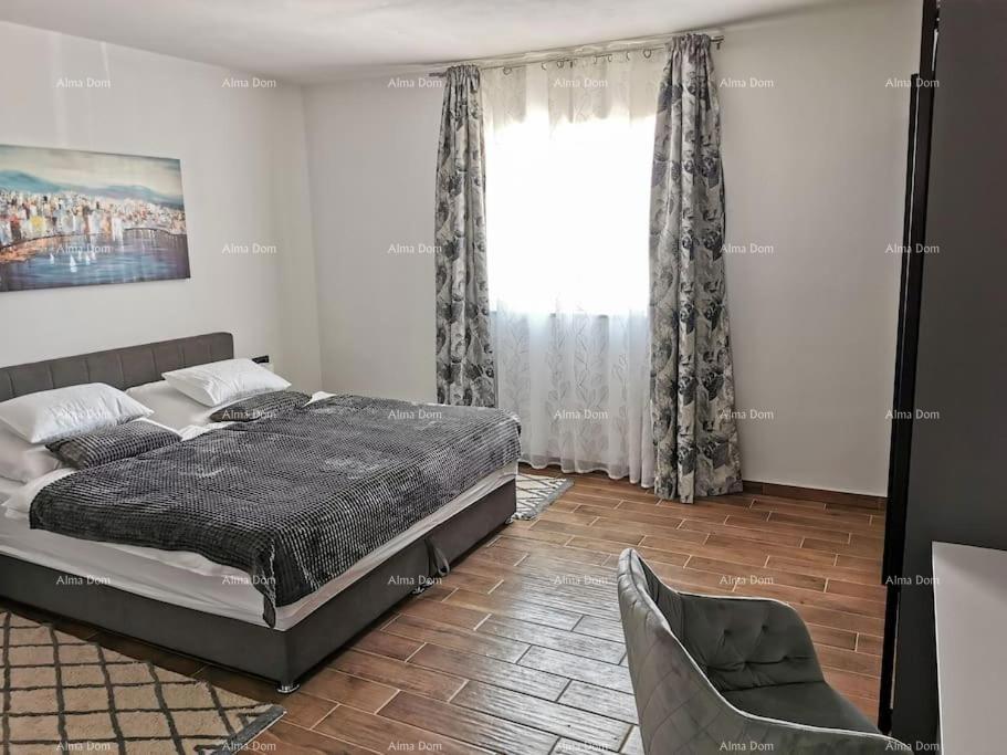 Luksuzna vila s bazenom na prodajo – Istra, okolica Barbana