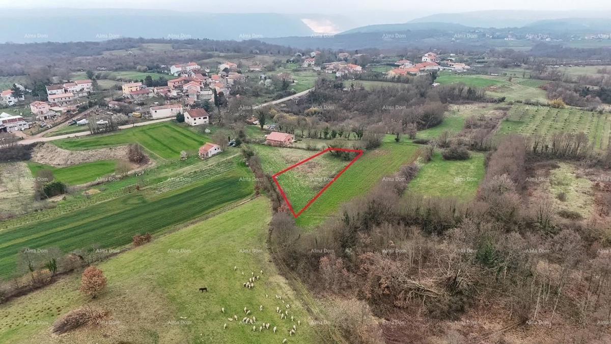 Građevinsko zemljišče s pravnomočnim dovoljenjem!