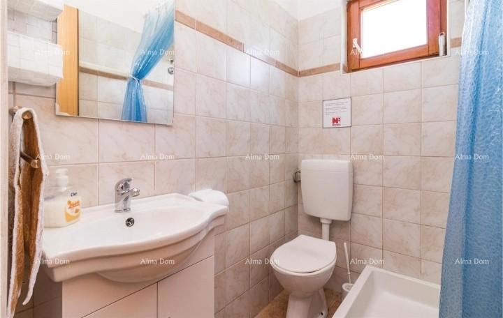 Prizemna hiša s bazenom na mirni lokaciji, Pula