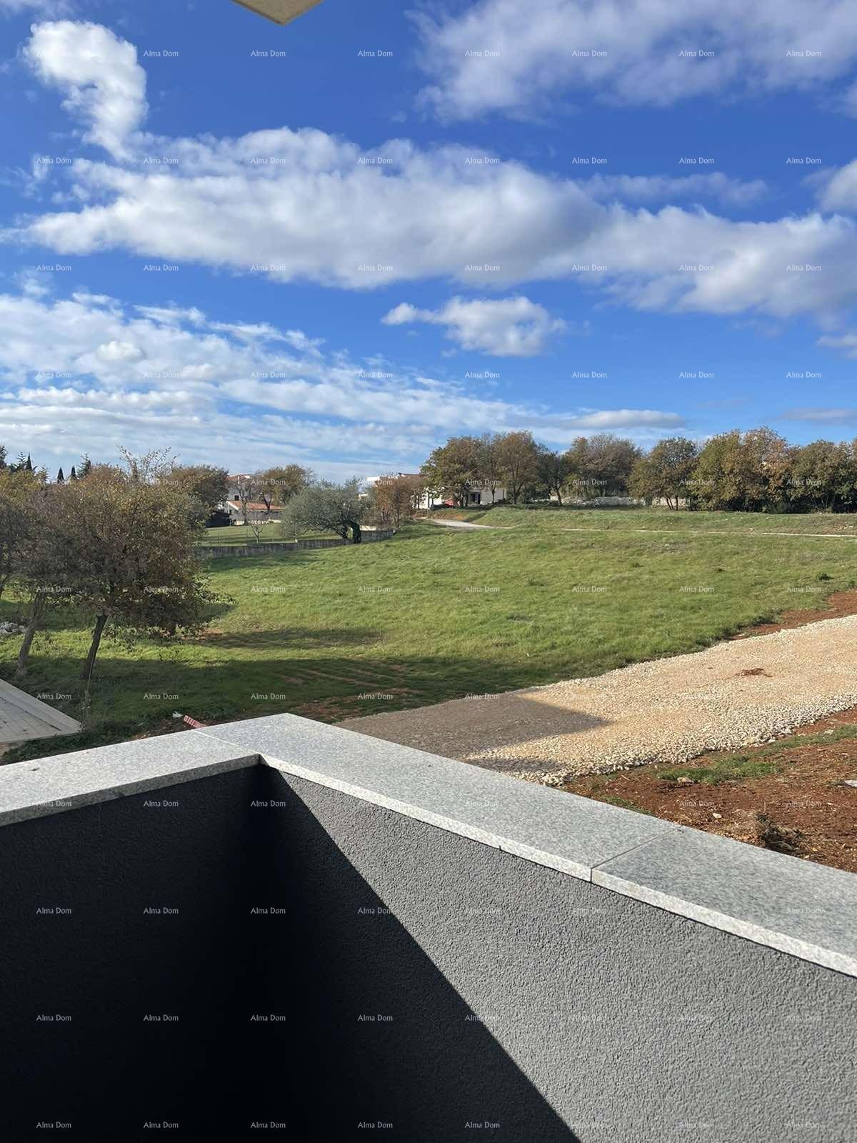 Prodaja hiše s tremi stanovi v Medulinu