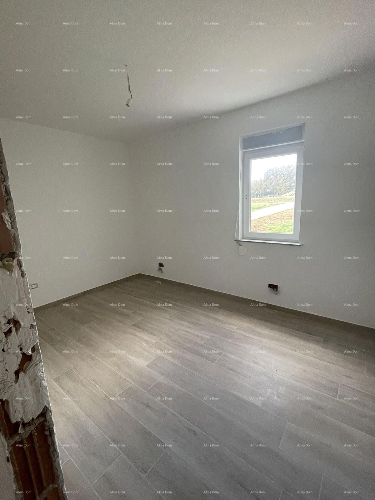 Prodaja hiše s tremi stanovi v Medulinu