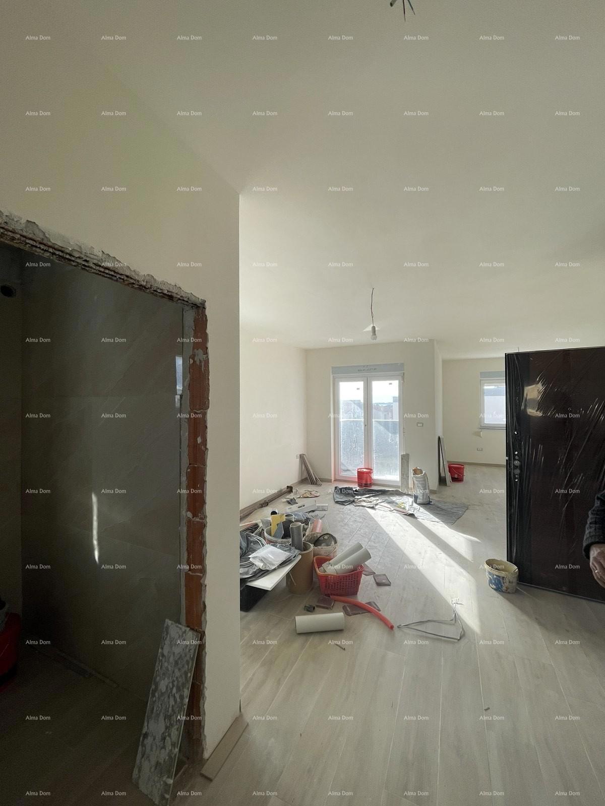 Prodaja hiše s tremi stanovi v Medulinu