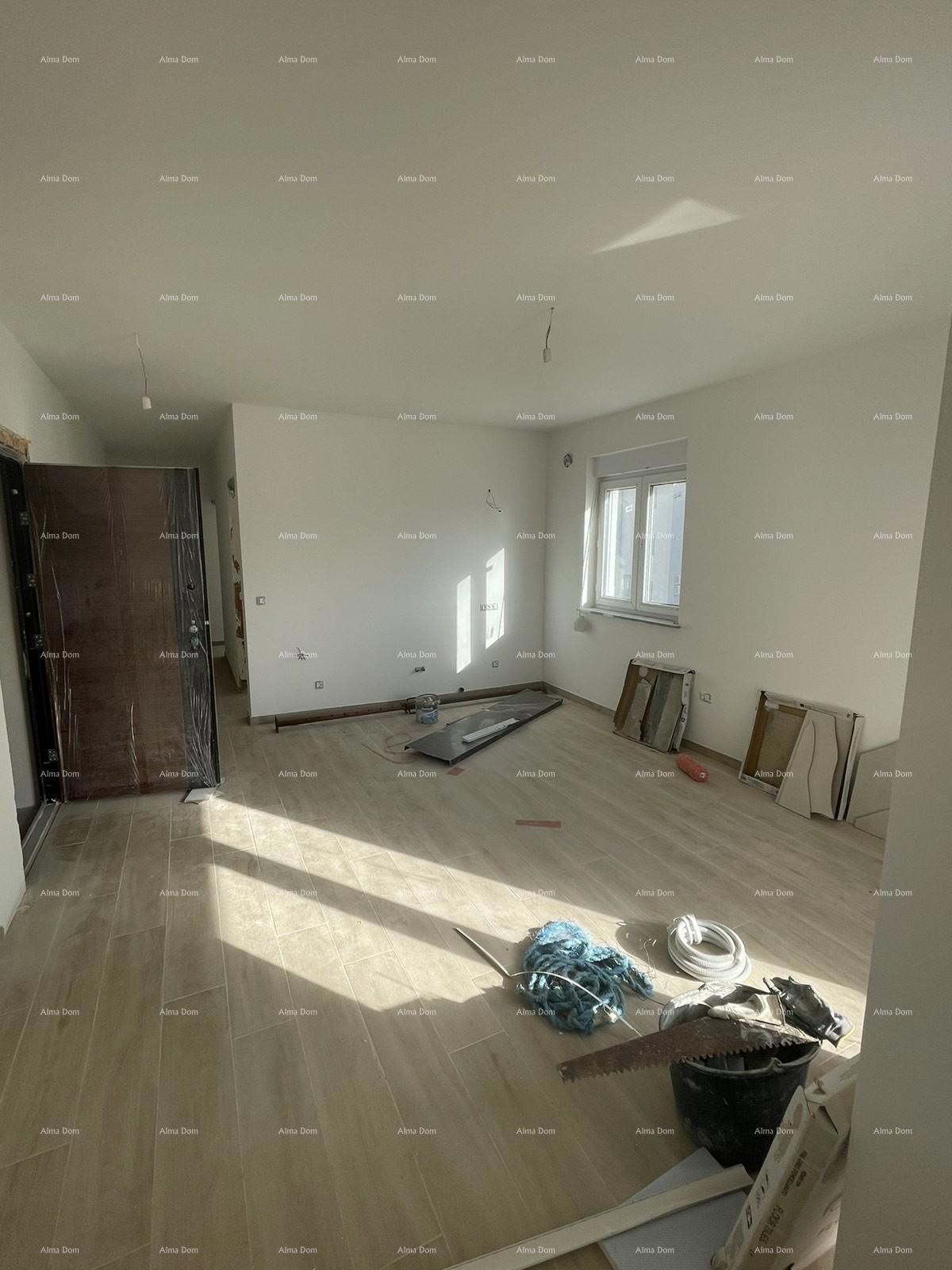 Prodaja hiše s tremi stanovi v Medulinu