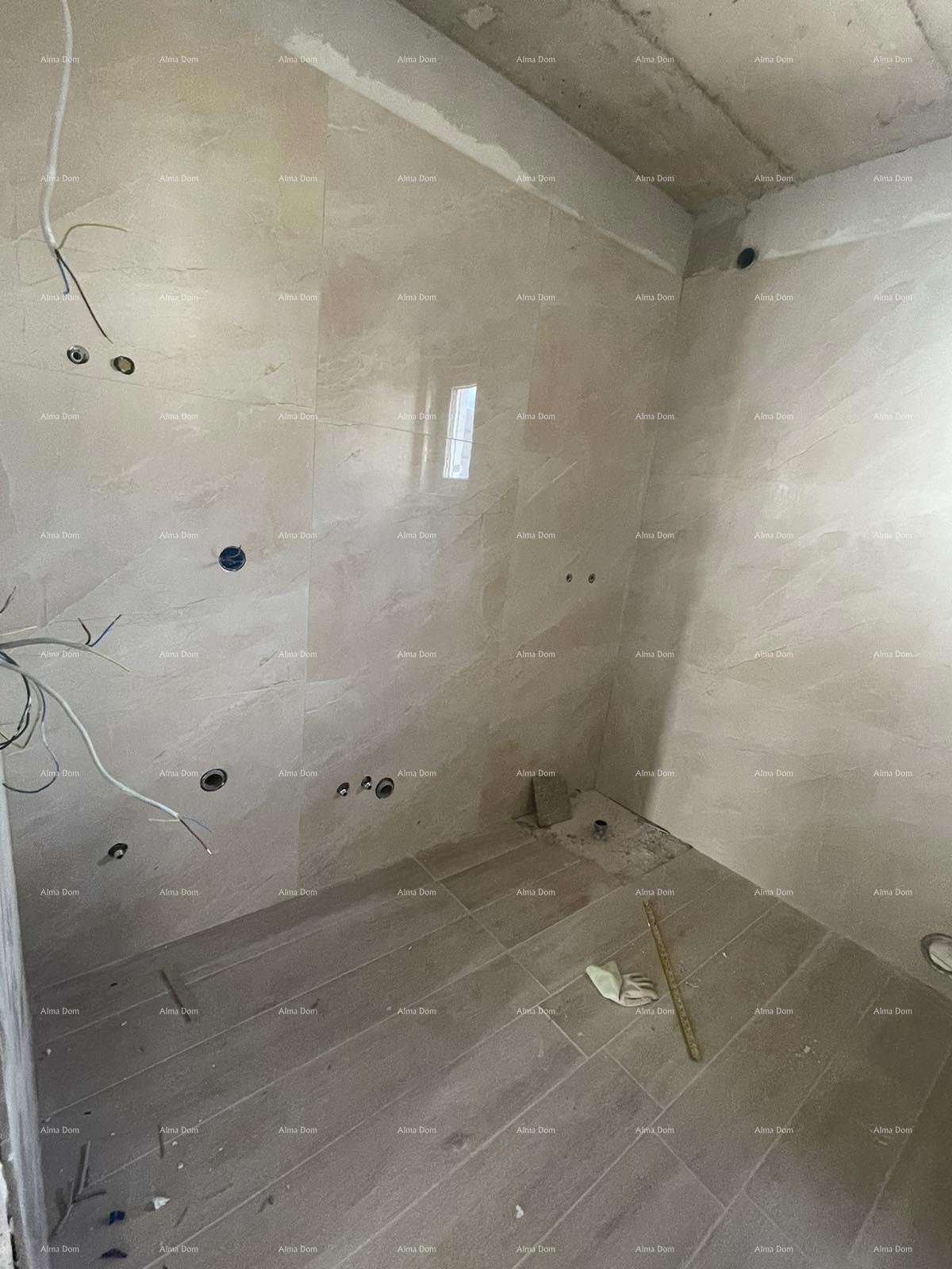 Prodaja hiše s tremi stanovi v Medulinu