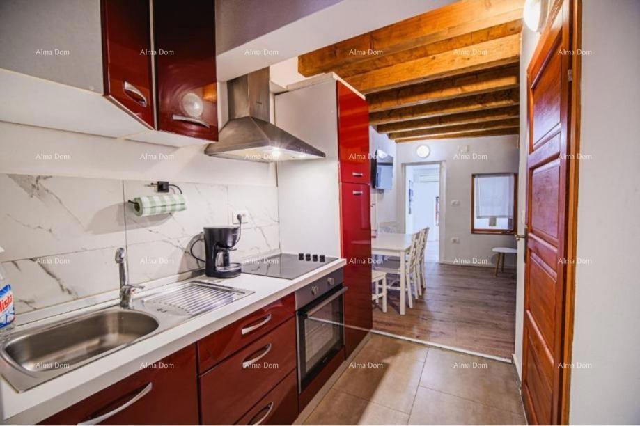 Prodaja opremljenega in renoviranega stanovanja - prva vrsta ob morju! Umag