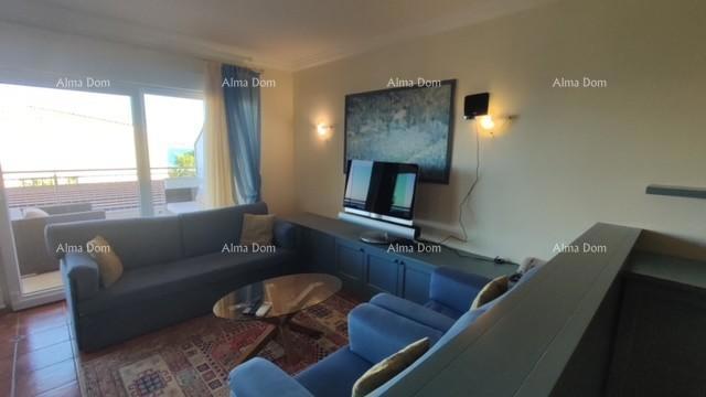 Prodaja - stan v atraktivnem stanovanjskem kompleksu s pogledom na morje! 200m od morja in plaž, Umag!