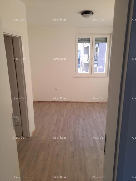 Prodaja - stan s garažnim mestom na odlični lokaciji, Pula!