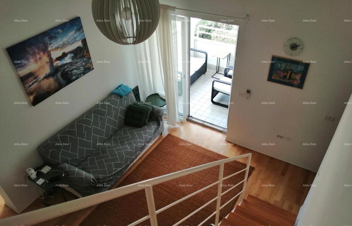 V Zambratiji, Umag, se prodaja apartma s pogledom na morje