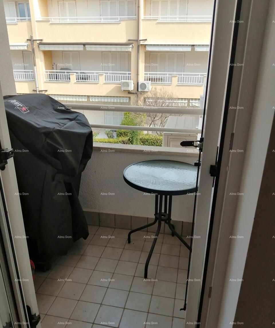 V Zambratiji, Umag, se prodaja apartma s pogledom na morje