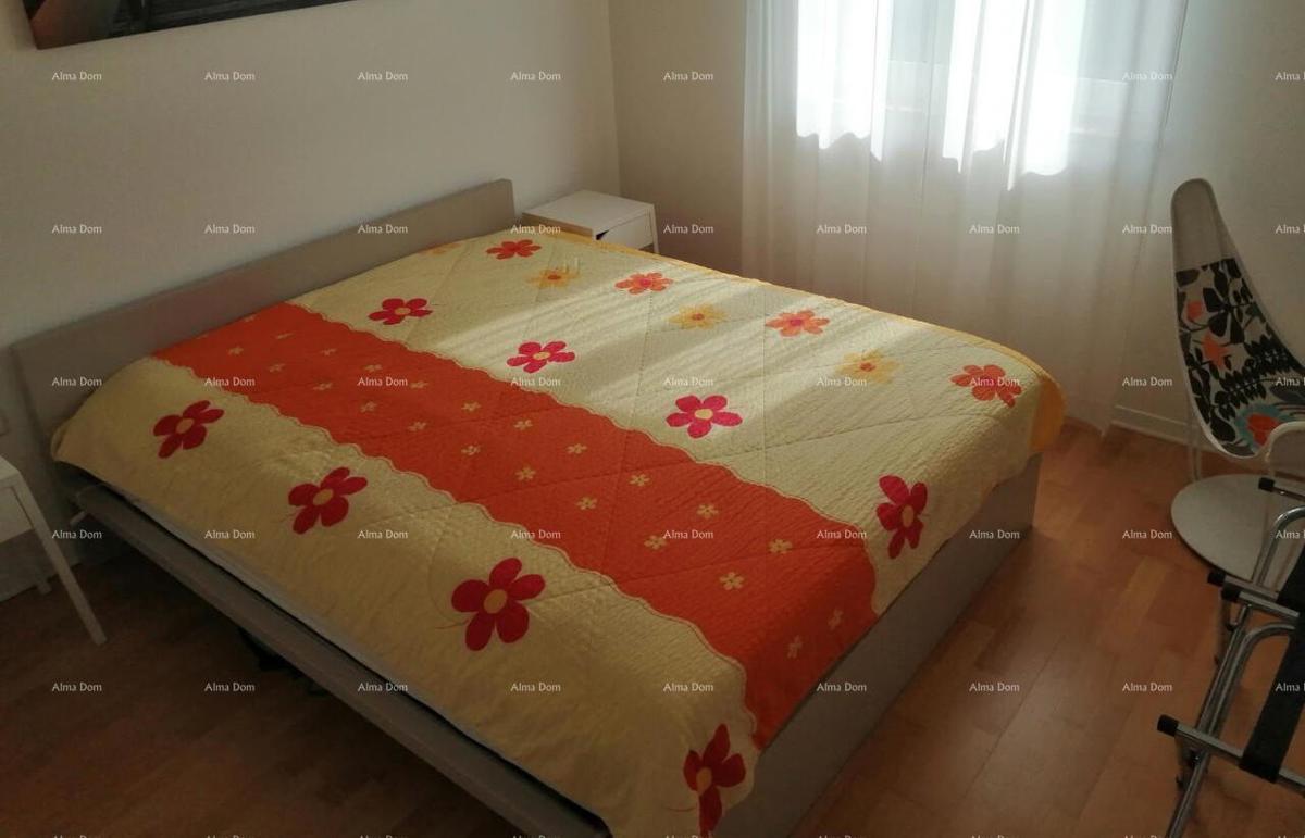 V Zambratiji, Umag, se prodaja apartma s pogledom na morje