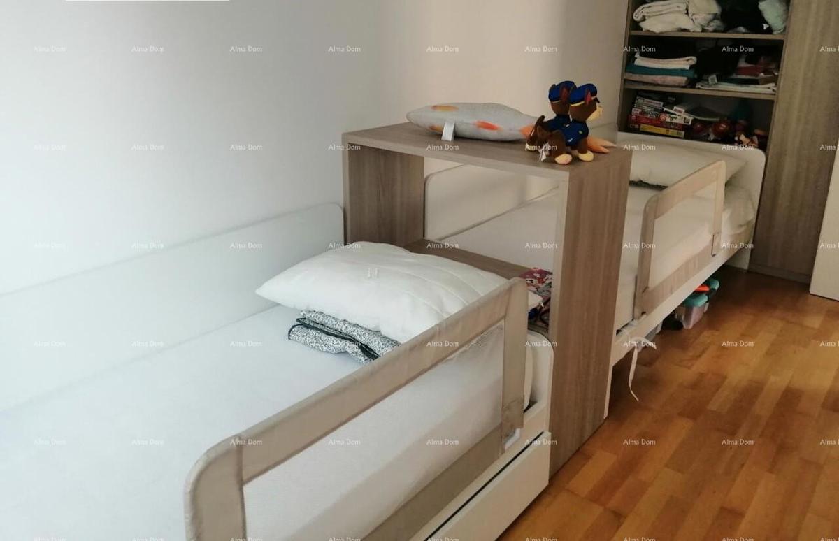 V Zambratiji, Umag, se prodaja apartma s pogledom na morje