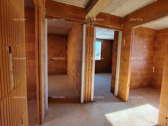 Trosobno stanovanje v 1. nadstropju novogradnje v bližini morja