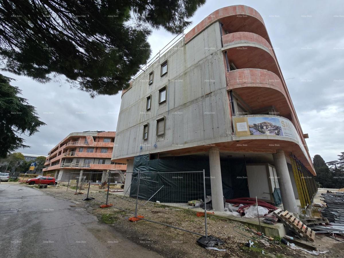 Poreč, stanovanjsko poslovni objekt v gradnji s stanovanji in podzemnimi garažami