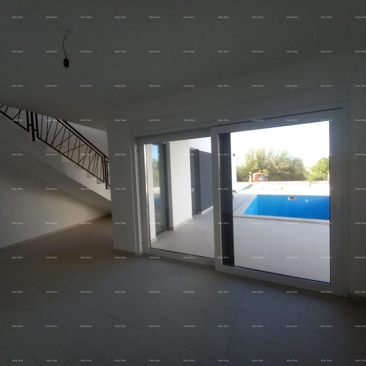 Prodamo novo hišo z bazenom na odlični lokaciji, blizu morja!