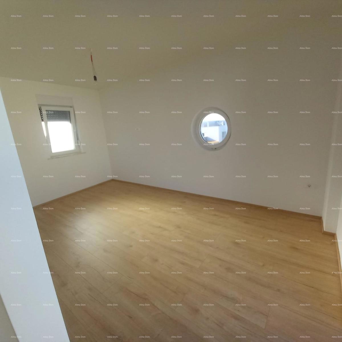 Prodamo novo hišo z bazenom na odlični lokaciji, blizu morja!