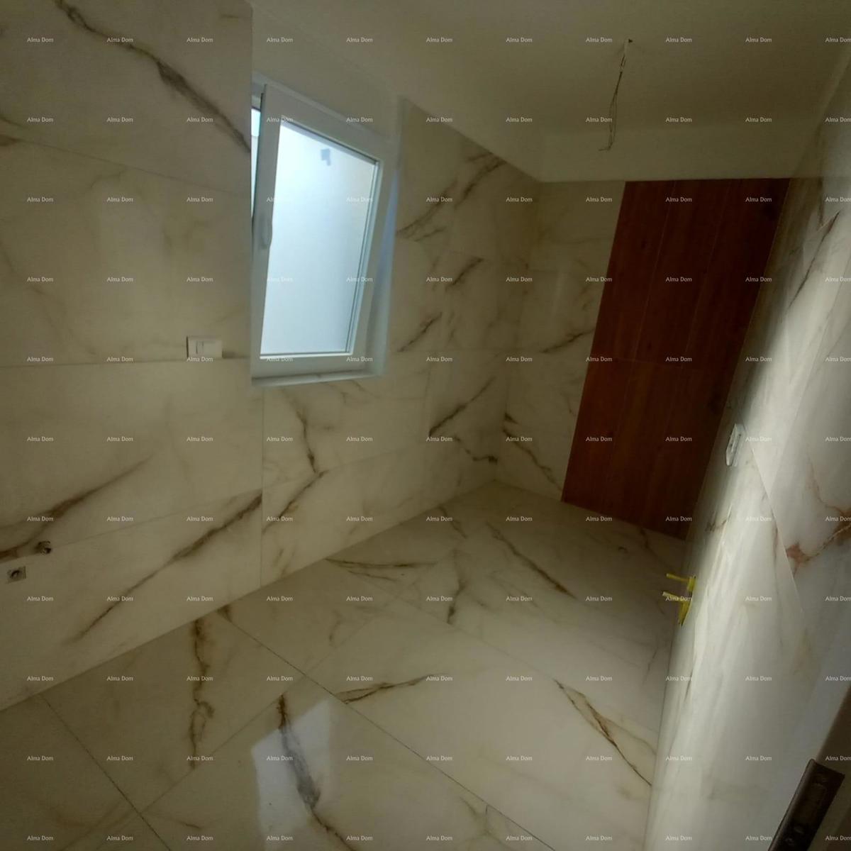 Prodamo novo hišo z bazenom na odlični lokaciji, blizu morja!