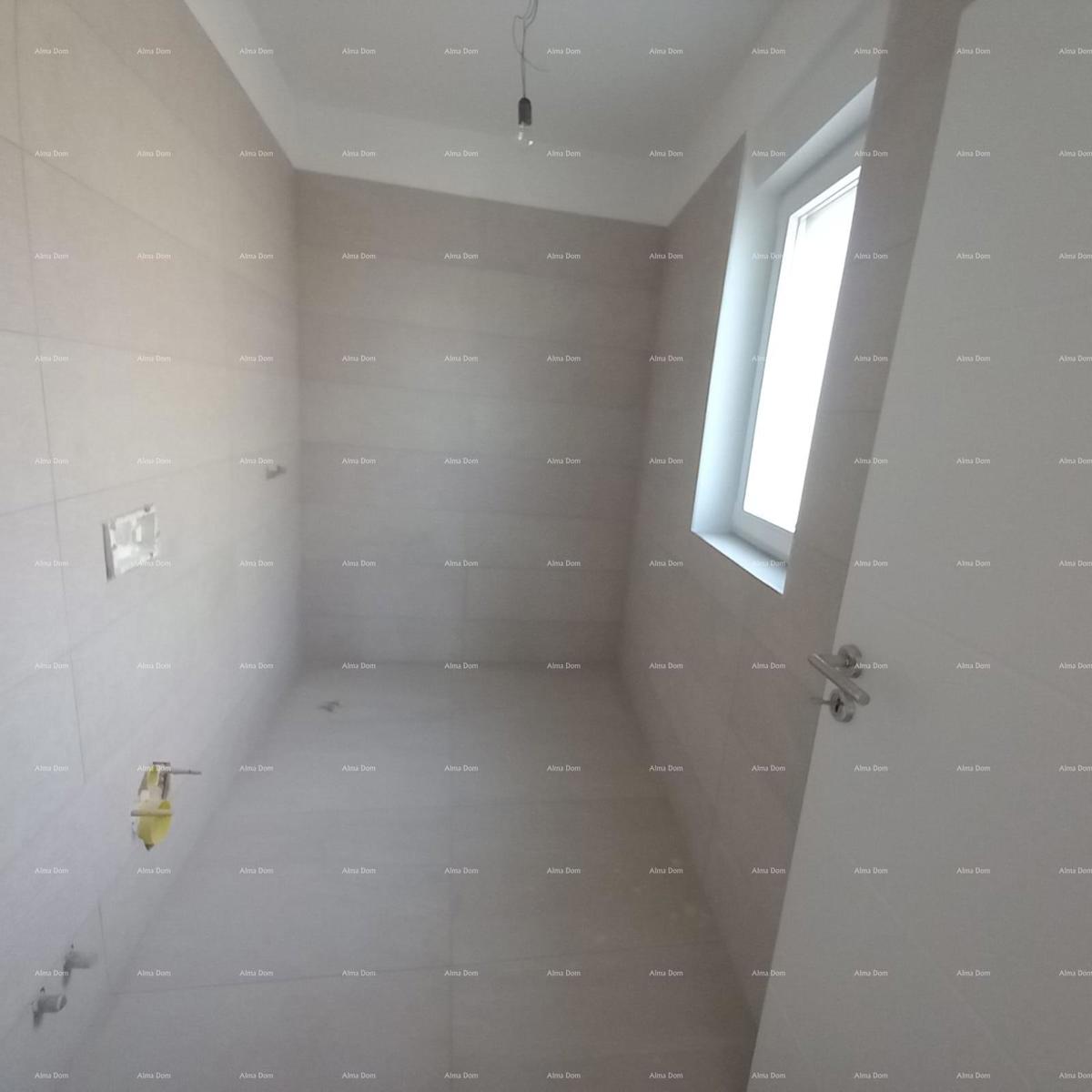 Prodamo novo hišo z bazenom na odlični lokaciji, blizu morja!