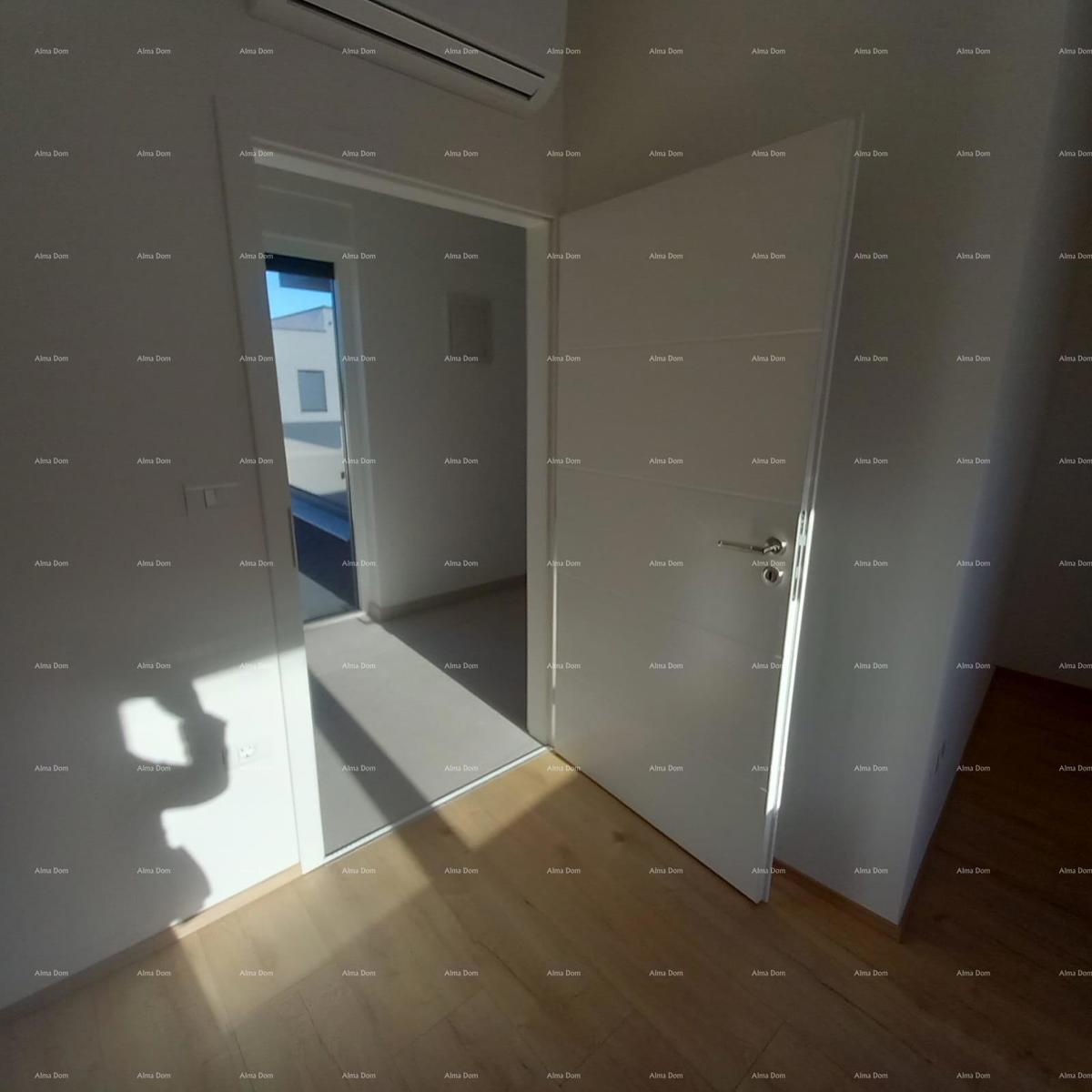 Prodamo novo hišo z bazenom na odlični lokaciji, blizu morja!