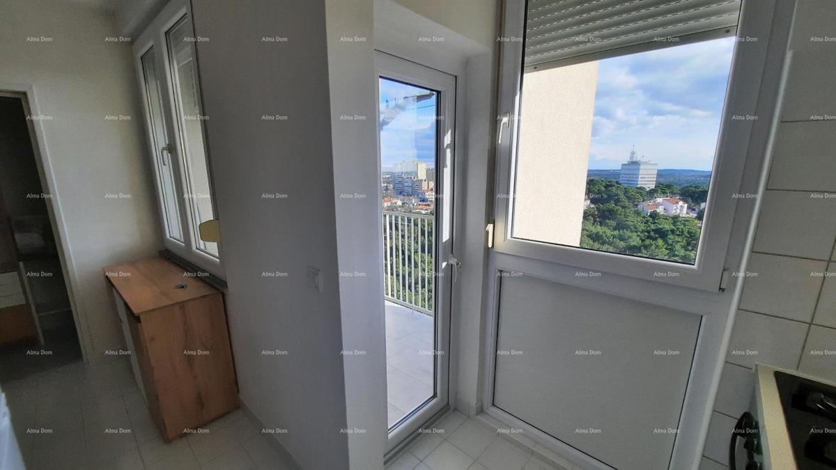Pula, Veruda, 58 m² veliko stanovanje s panoramskim razgledom, 500 m od morja