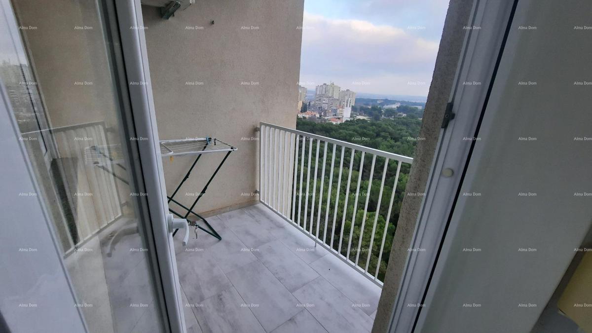Pula, Veruda, 58 m² veliko stanovanje s panoramskim razgledom, 500 m od morja