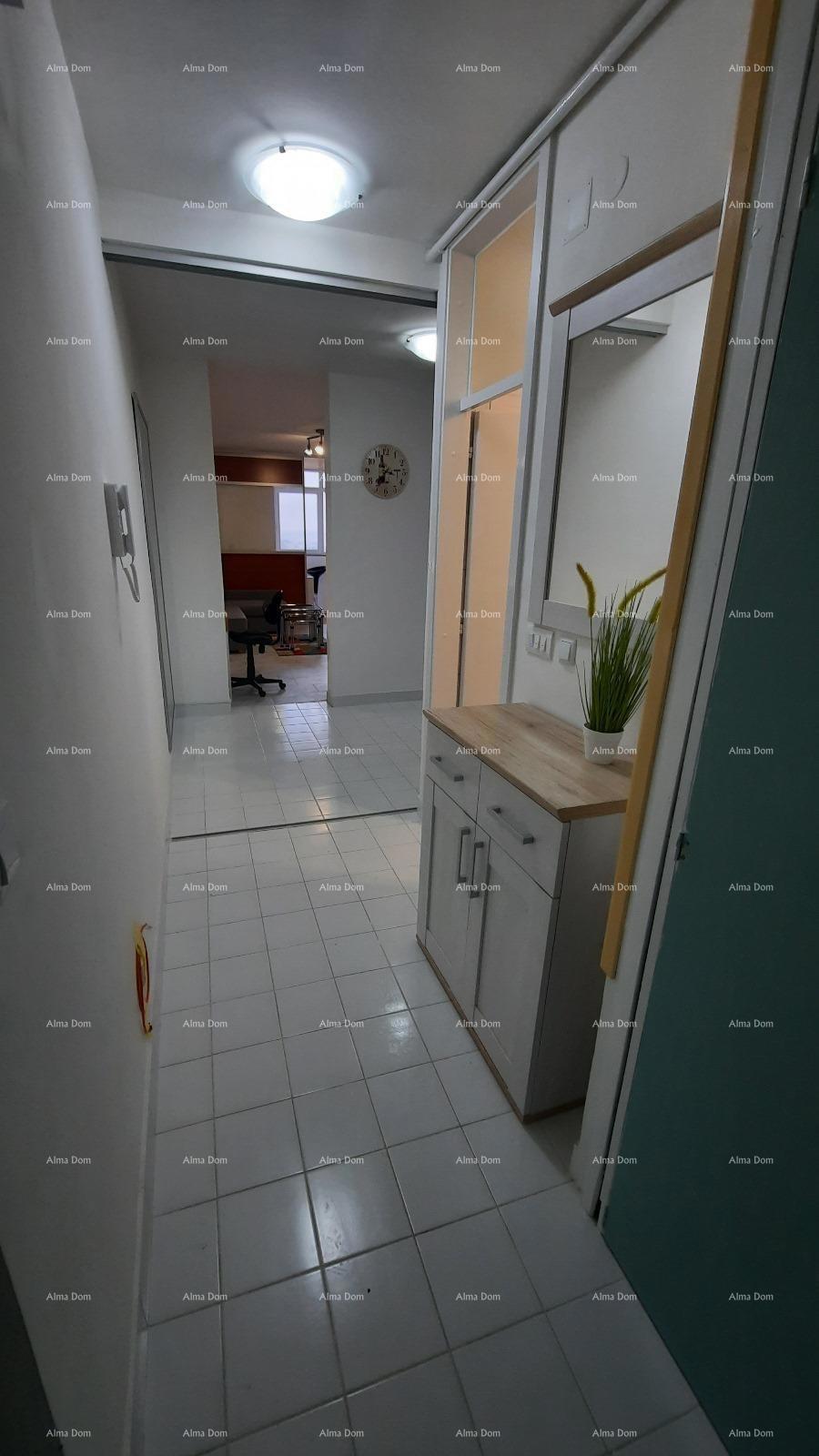 Pula, Veruda, 58 m² veliko stanovanje s panoramskim razgledom, 500 m od morja