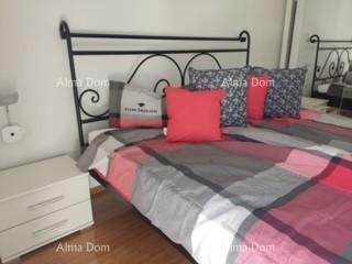 Prodaja - lepo urejen stan z dodatno enoto in parkirnim mestom, Trogir! Pogled na morje!