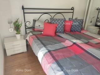 Prodaja - lepo urejen stan z dodatno enoto in parkirnim mestom, Trogir! Pogled na morje!