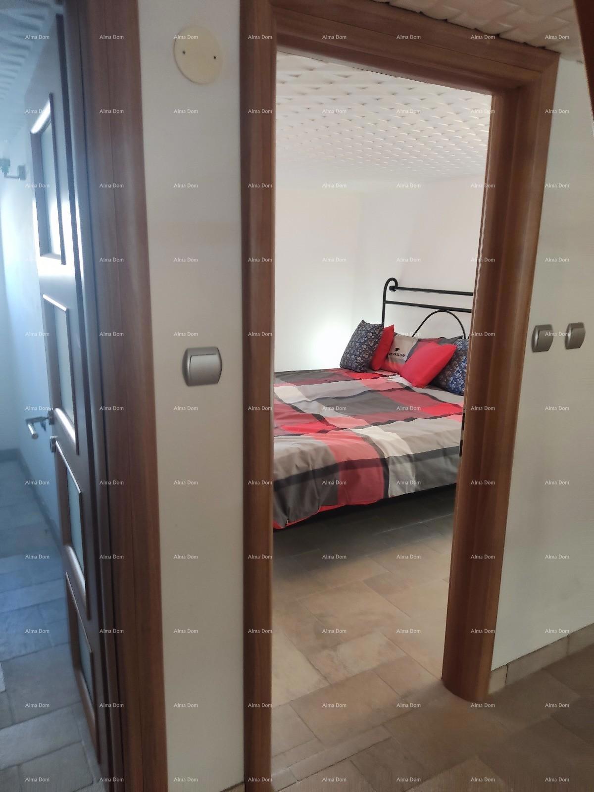 Prodaja - lepo urejen stan z dodatno enoto in parkirnim mestom, Trogir! Pogled na morje!