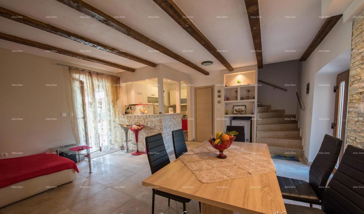 Samostoječa kamena hiša s bazenom, 2 stanova, Juršići