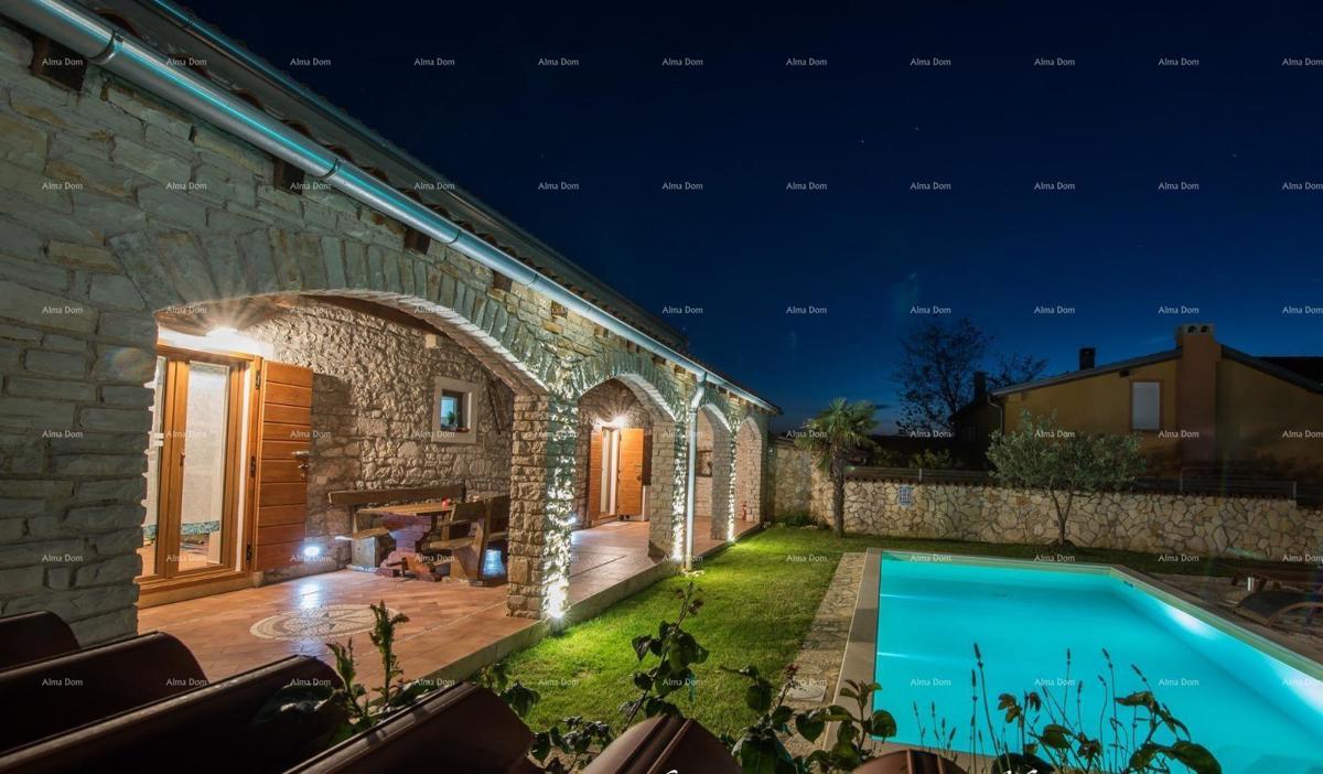 Samostoječa kamena hiša s bazenom, 2 stanova, Juršići