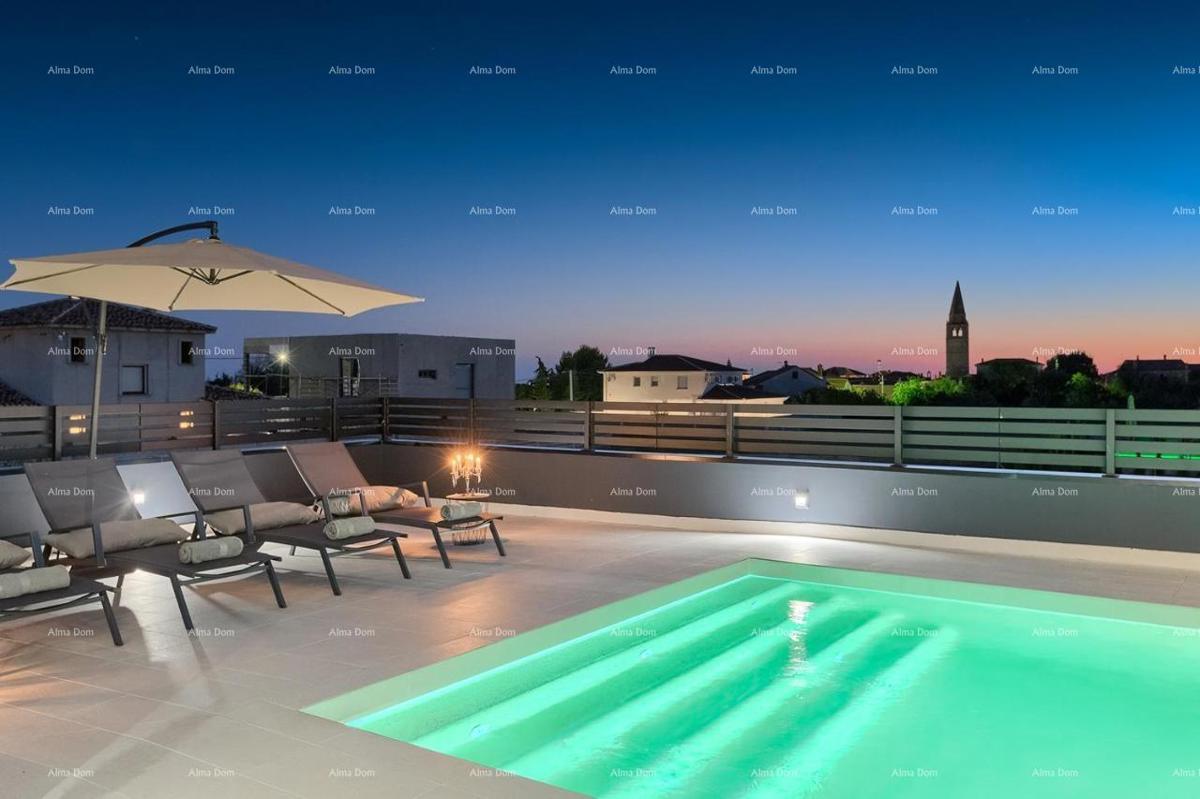 Pula Galižana. Vila s bazenom, zunanjo kuhinjo in pogledom na morje.