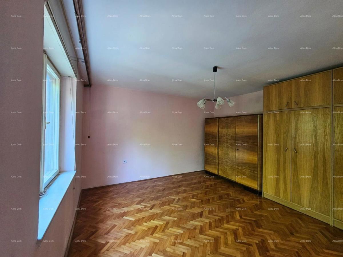 Prodaja - stan s dvema spalnicama na odlični lokaciji, Pula!