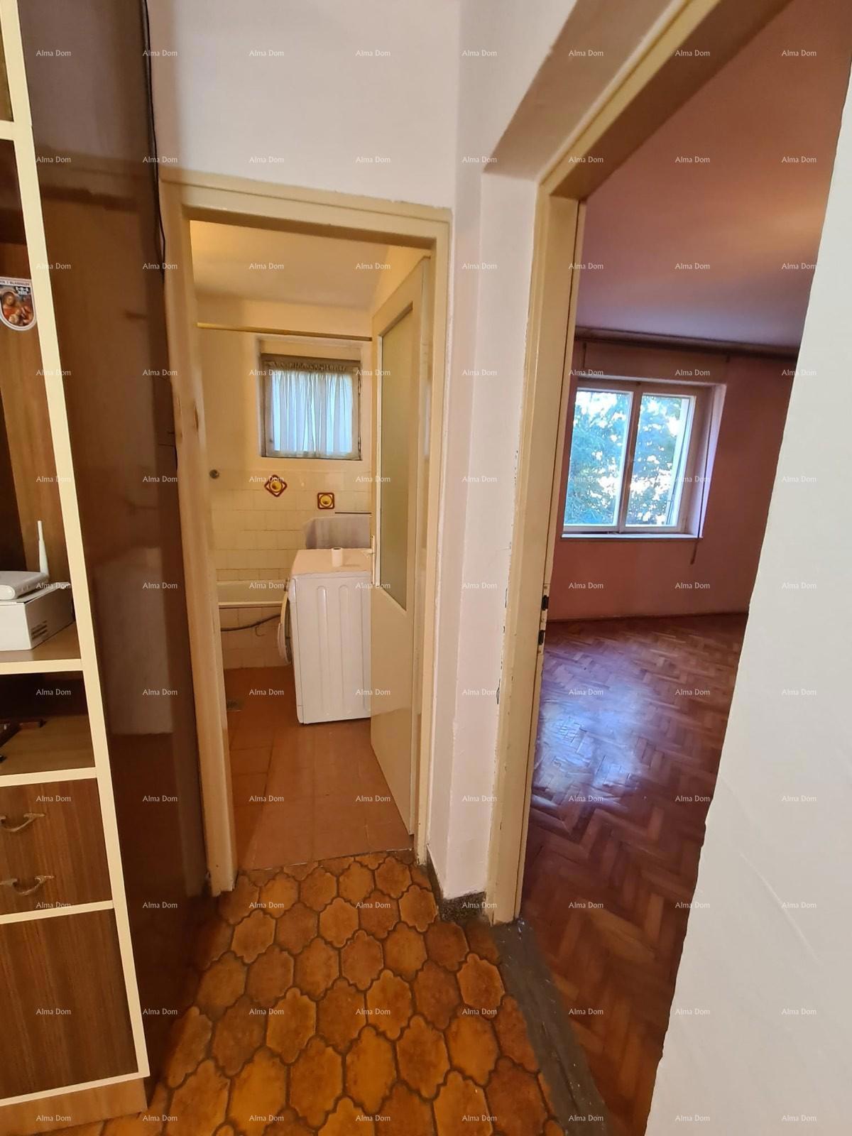 Prodaja - stan s dvema spalnicama na odlični lokaciji, Pula!