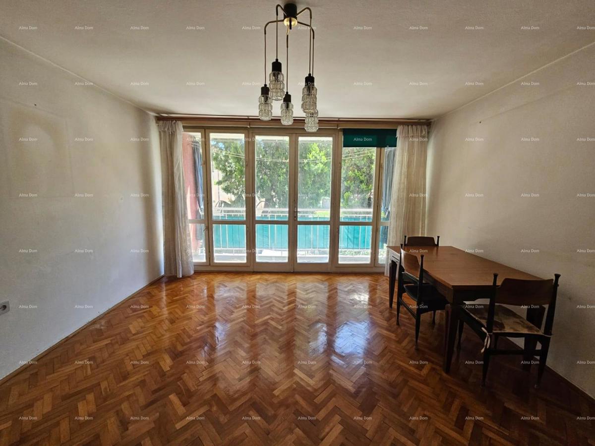 Prodaja - stan s dvema spalnicama na odlični lokaciji, Pula!