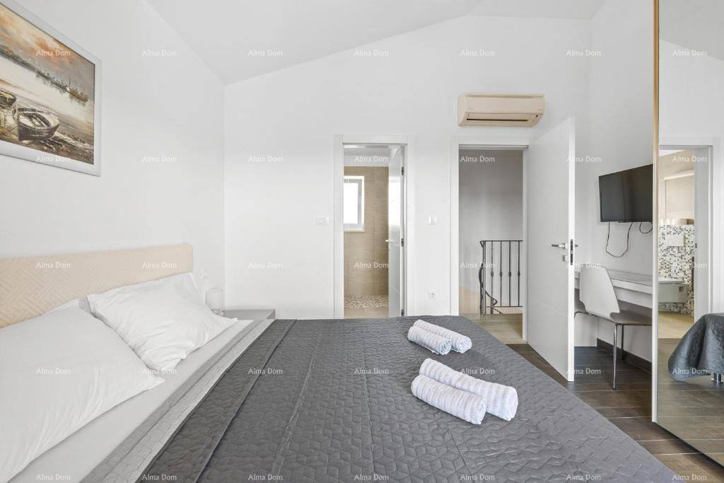 Prodamo čudovito, luksuzno istrsko vilo na atraktivni lokaciji, Pošesi, Medulin!