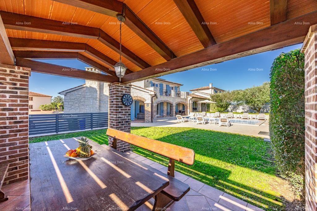 Prodamo čudovito, luksuzno istrsko vilo na atraktivni lokaciji, Pošesi, Medulin!