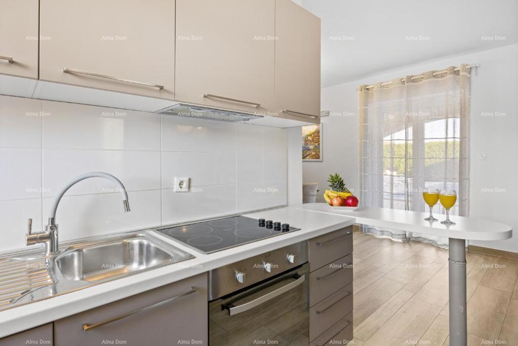 Prodamo čudovito, luksuzno istrsko vilo na atraktivni lokaciji, Pošesi, Medulin!