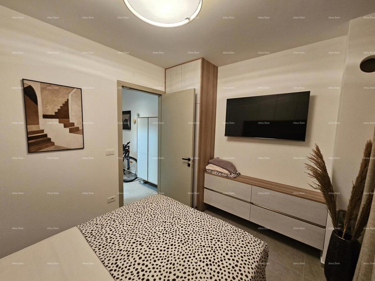 Pula – Nov, moderno opremljen stan s terasom