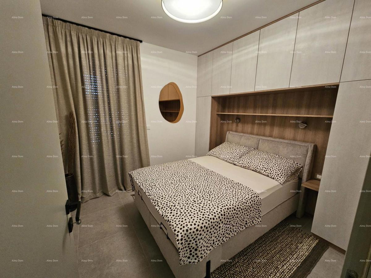 Pula – Nov, moderno opremljen stan s terasom