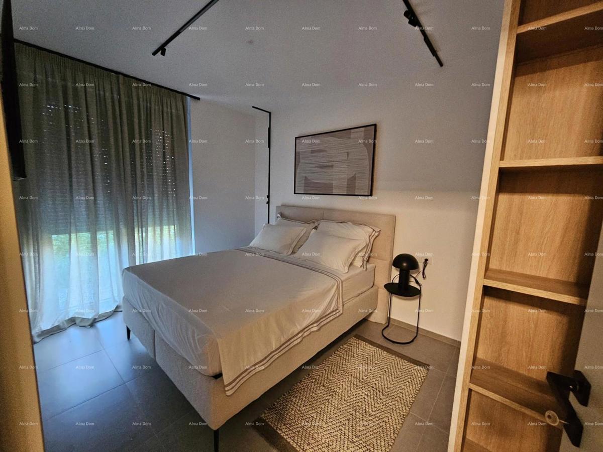 Pula – Nov, moderno opremljen stan s terasom